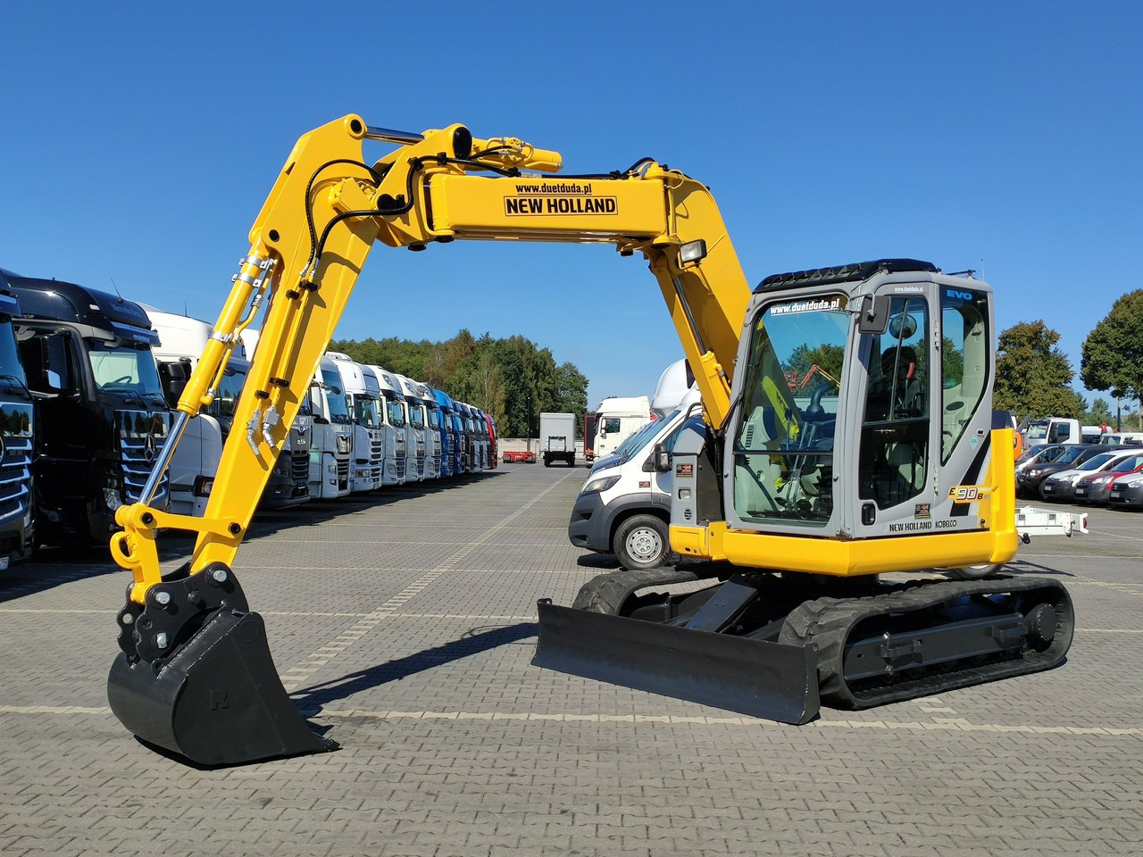 New Holland E90B SR -2 Gąsienicowa 10ton - Mini excavator: Foto 1 New Holland E90B SR -2 Gąsienicowa 10ton - Mini excavator: Foto 1