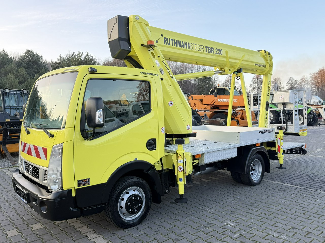 Nissan Cabstar - Camion cu nacela: Foto 2 Nissan Cabstar - Camion cu nacela: Foto 2