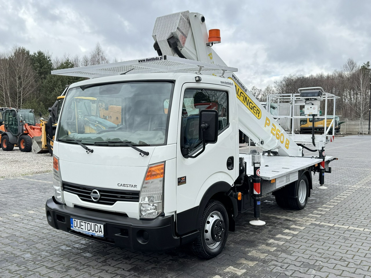 Nissan Cabstar - Camion cu nacela: Foto 2 Nissan Cabstar - Camion cu nacela: Foto 2