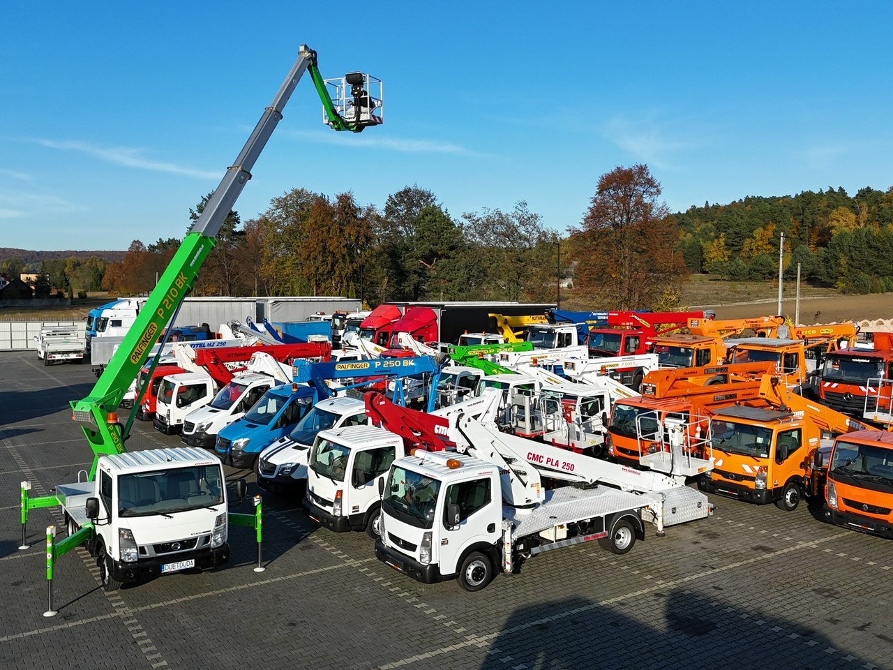 Nissan Cabstar Zwyżka Podnośnik Koszowy PALFINGER P210 BK UDT - Camion cu nacela: Foto 3 Nissan Cabstar Zwyżka Podnośnik Koszowy PALFINGER P210 BK UDT - Camion cu nacela: Foto 3