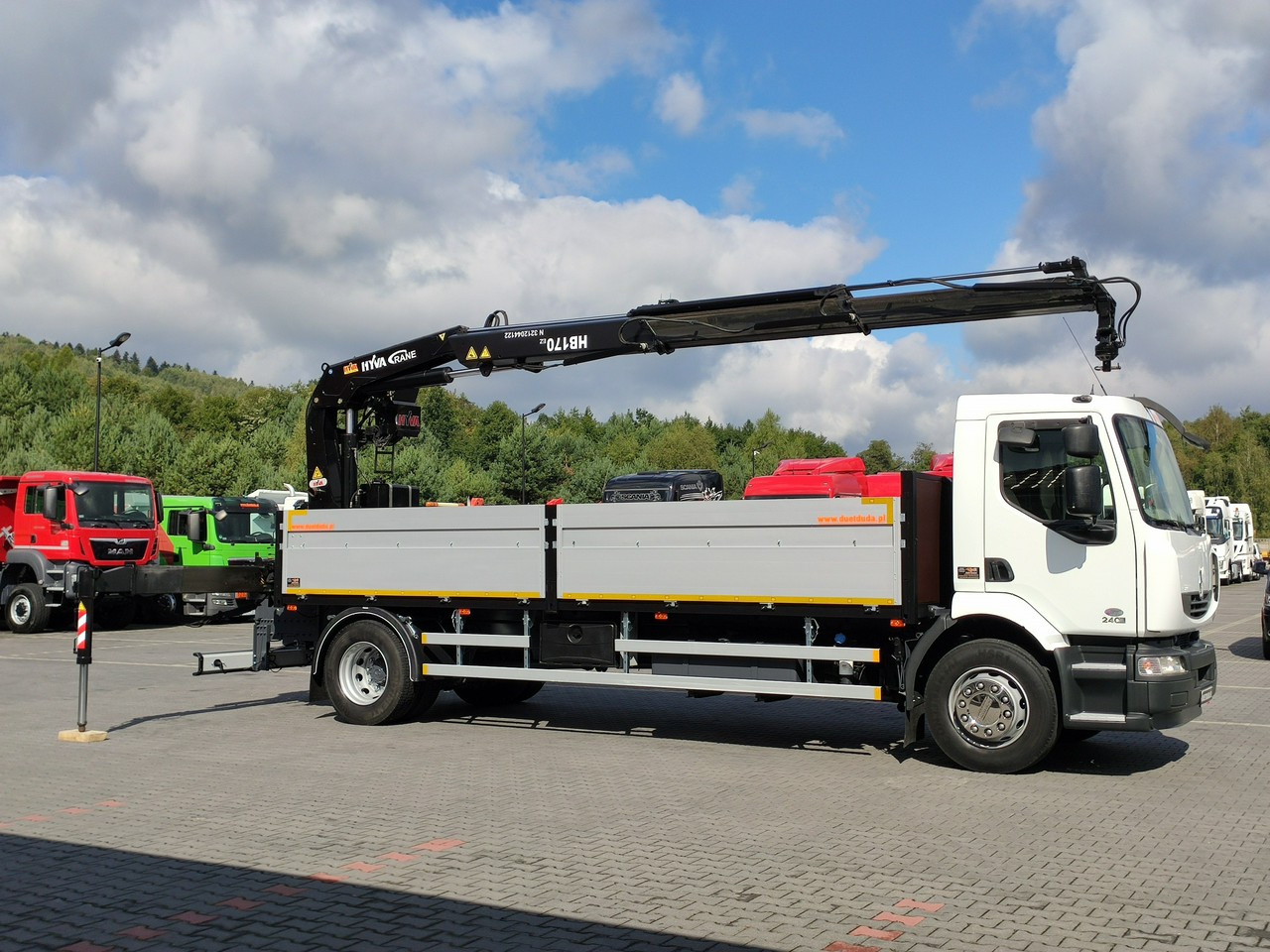 Renault Midlum 180.240DXI + HDS HYVA HB170E2 Udzwig 3.6Tony - Camion platformă, Camion cu macara: Foto 4 Renault Midlum 180.240DXI + HDS HYVA HB170E2 Udzwig 3.6Tony - Camion platformă, Camion cu macara: Foto 4
