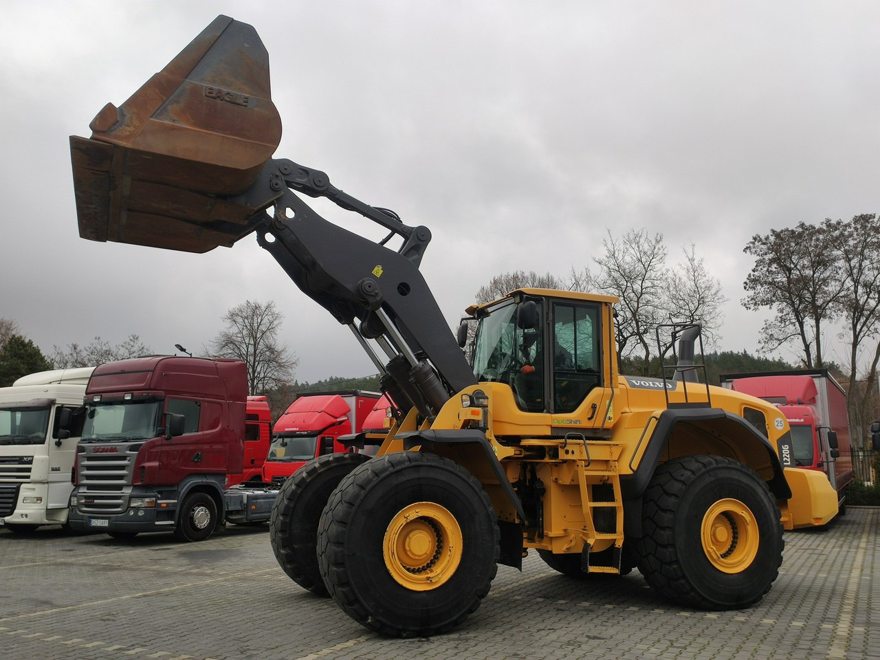 Volvo L 220G - Încărcător frontal pe pneuri: Foto 1 Volvo L 220G - Încărcător frontal pe pneuri: Foto 1