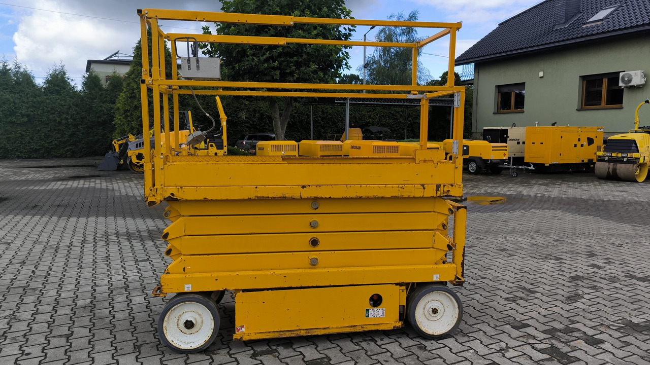 SKYJACK SJ III 3226 - Platforma foarfeca: Foto 5 SKYJACK SJ III 3226 - Platforma foarfeca: Foto 5