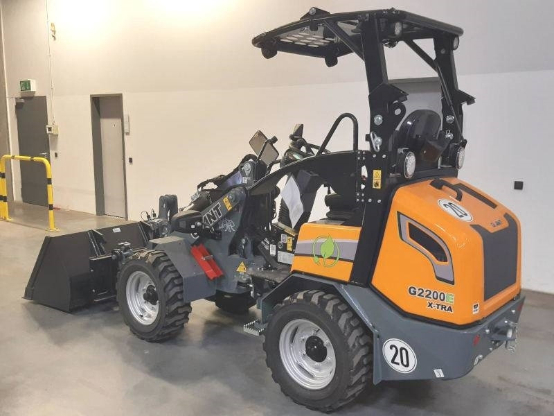 Giant G 2200 E X-Tra Elektro / electric - Mini încărcător: Foto 3 Giant G 2200 E X-Tra Elektro / electric - Mini încărcător: Foto 3
