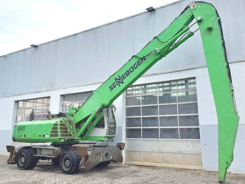 Sennebogen 830 - Excavator pentru manipulare de materiale: Foto 4 Sennebogen 830 - Excavator pentru manipulare de materiale: Foto 4