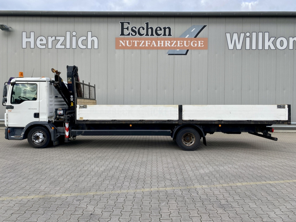 MAN TGL 12.220 4x2 BL / HIAB Faltkran - Camion platformă, Camion cu macara: Foto 2 MAN TGL 12.220 4x2 BL / HIAB Faltkran - Camion platformă, Camion cu macara: Foto 2