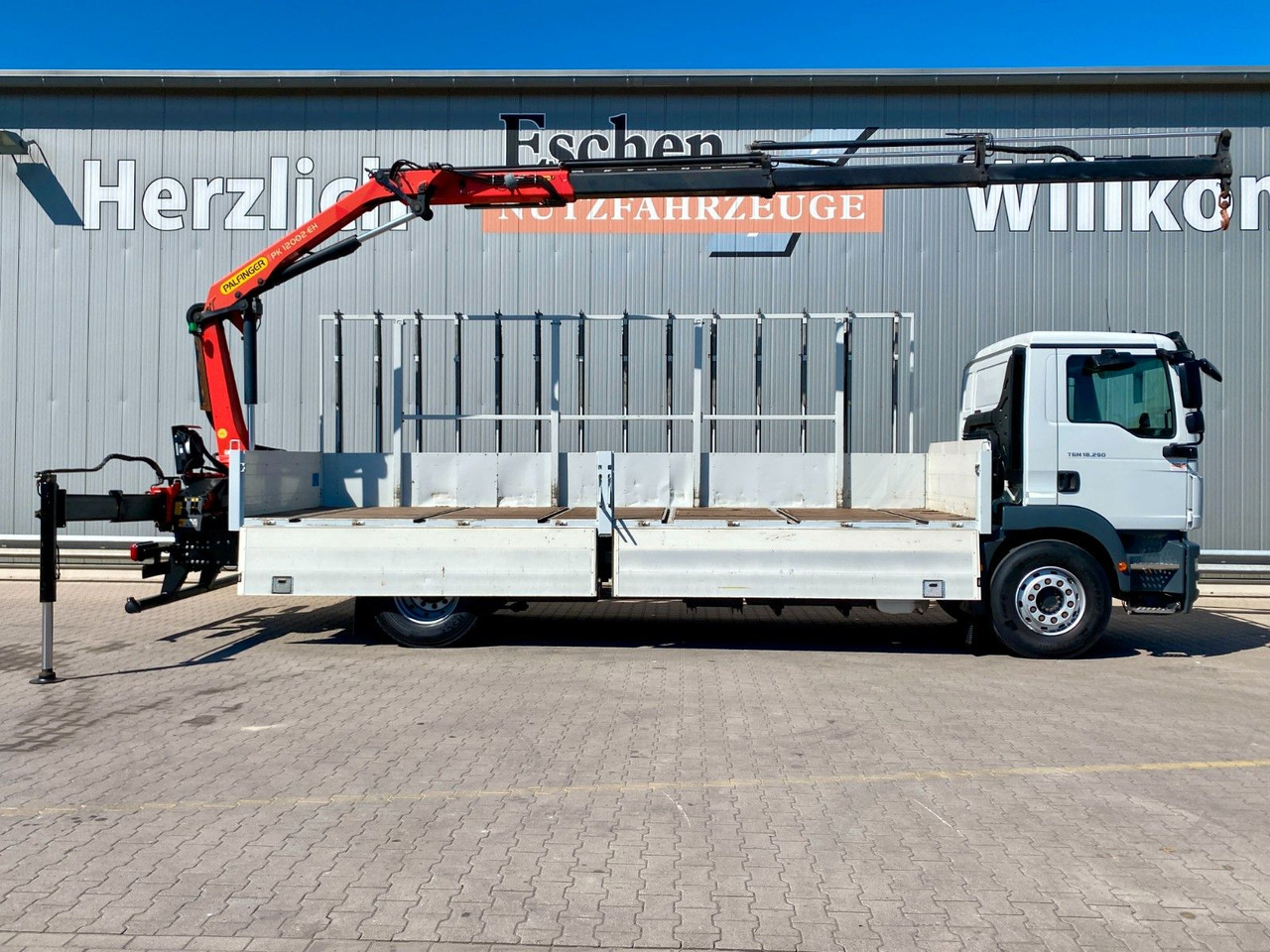 MAN TGM 18.290| Glas/HEGLA*PK12002*Funk*3x Sitze*AHK - Camion platformă, Camion cu macara: Foto 2 MAN TGM 18.290| Glas/HEGLA*PK12002*Funk*3x Sitze*AHK - Camion platformă, Camion cu macara: Foto 2