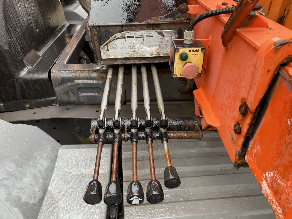 Mercedes-Benz 815 / Atlas-Faltkran - Camion platformă, Camion cu macara: Foto 2 Mercedes-Benz 815 / Atlas-Faltkran - Camion platformă, Camion cu macara: Foto 2