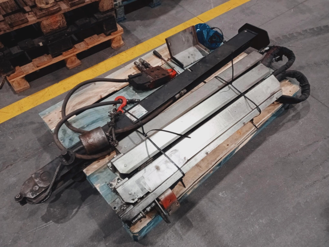 Funciones suplementarias + recogida de cristal - Macara montată: Foto 1 Funciones suplementarias + recogida de cristal - Macara montată: Foto 1