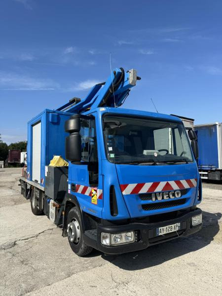 Iveco Eurocargo 100E18 - Camion cu nacela: Foto 1 Iveco Eurocargo 100E18 - Camion cu nacela: Foto 1