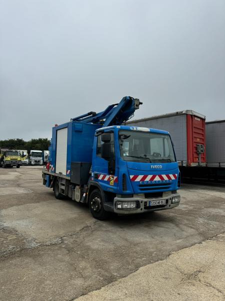Iveco Eurocargo 100E19 - Camion cu nacela: Foto 3 Iveco Eurocargo 100E19 - Camion cu nacela: Foto 3