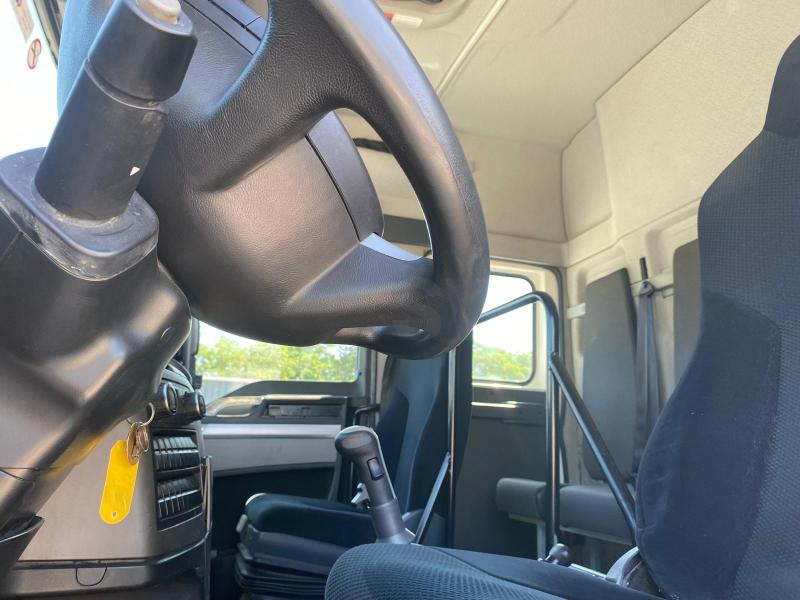 MAN TGX 18.360 - Camion cu prelată: Foto 4 MAN TGX 18.360 - Camion cu prelată: Foto 4