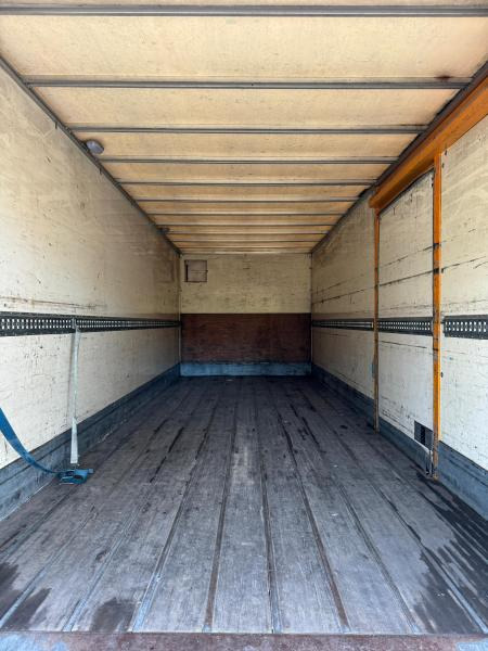 Renault Midlum 220 - Camion furgon: Foto 2 Renault Midlum 220 - Camion furgon: Foto 2