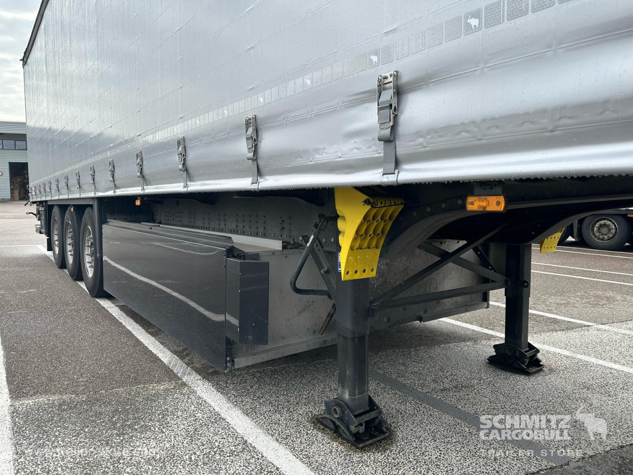SCHMITZ Curtainsider Standard - Semiremorcă prelată: Foto 2 SCHMITZ Curtainsider Standard - Semiremorcă prelată: Foto 2