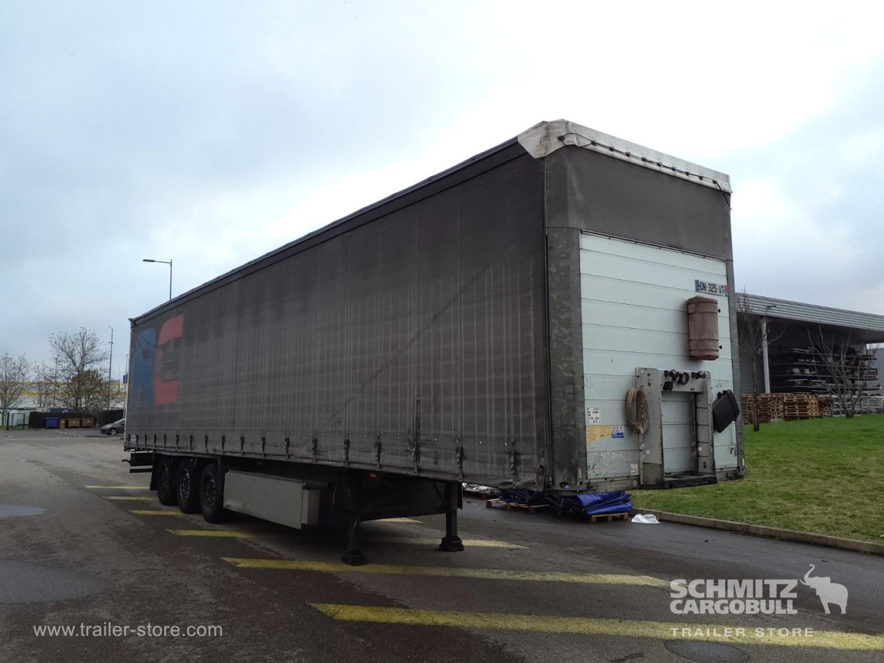 SCHMITZ Curtainsider Standard - Semiremorcă prelată: Foto 1 SCHMITZ Curtainsider Standard - Semiremorcă prelată: Foto 1