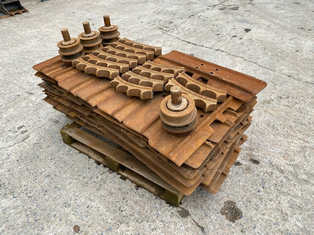 Bodenplatten 750mm - CAT D 6 K/N LGP - Systeme One - 246-5726  - Senila pentru Utilaje constructii: Foto 1 Bodenplatten 750mm - CAT D 6 K/N LGP - Systeme One - 246-5726  - Senila pentru Utilaje constructii: Foto 1