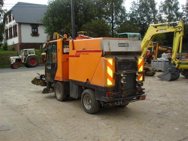 Bucher CITY CAT 2000 - Măturătoare stradală: Foto 4 Bucher CITY CAT 2000 - Măturătoare stradală: Foto 4