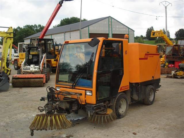 Bucher CITY CAT 2000 - Măturătoare stradală: Foto 1 Bucher CITY CAT 2000 - Măturătoare stradală: Foto 1