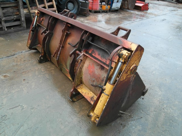 Case 580 - Cupă incărcător: Foto 3 Case 580 - Cupă incărcător: Foto 3