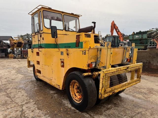 Hamm GRW 15 - Compactor cu pneuri: Foto 2 Hamm GRW 15 - Compactor cu pneuri: Foto 2