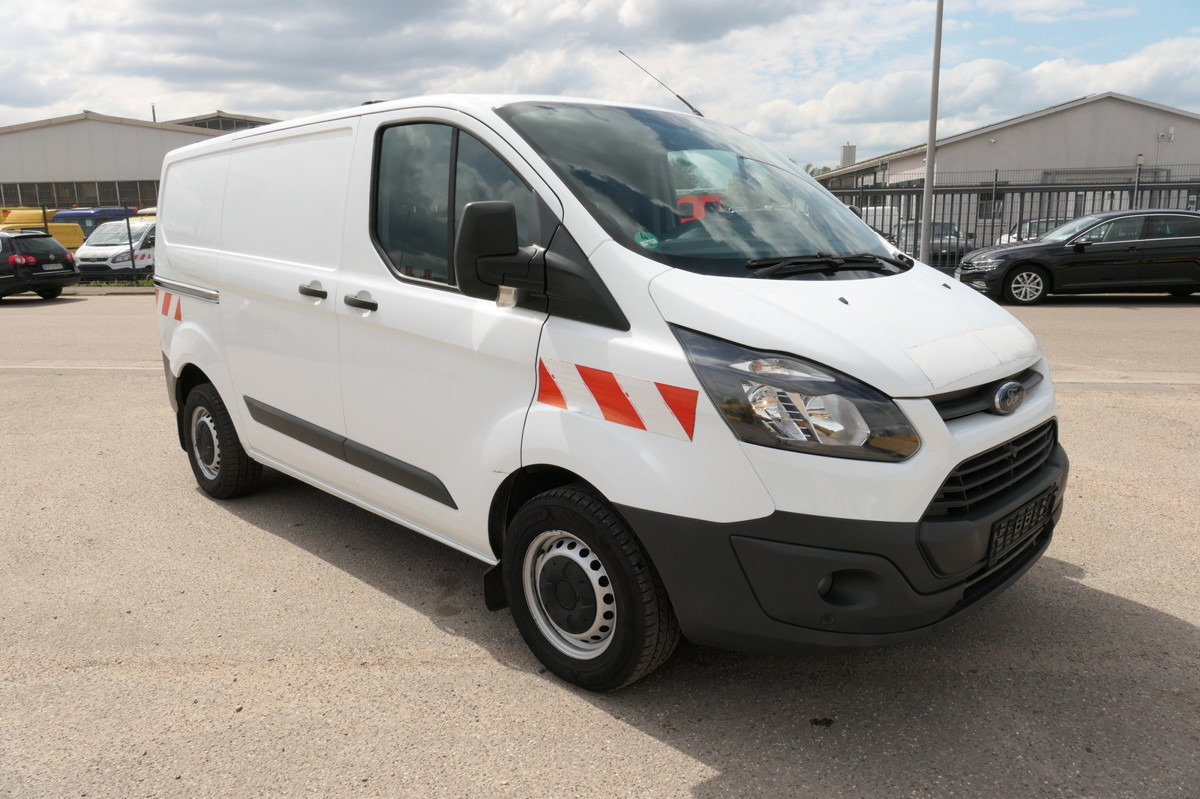 FORD Transit Custom 290 2.0 TDCi - Autoutilitară compactă: Foto 3 FORD Transit Custom 290 2.0 TDCi - Autoutilitară compactă: Foto 3