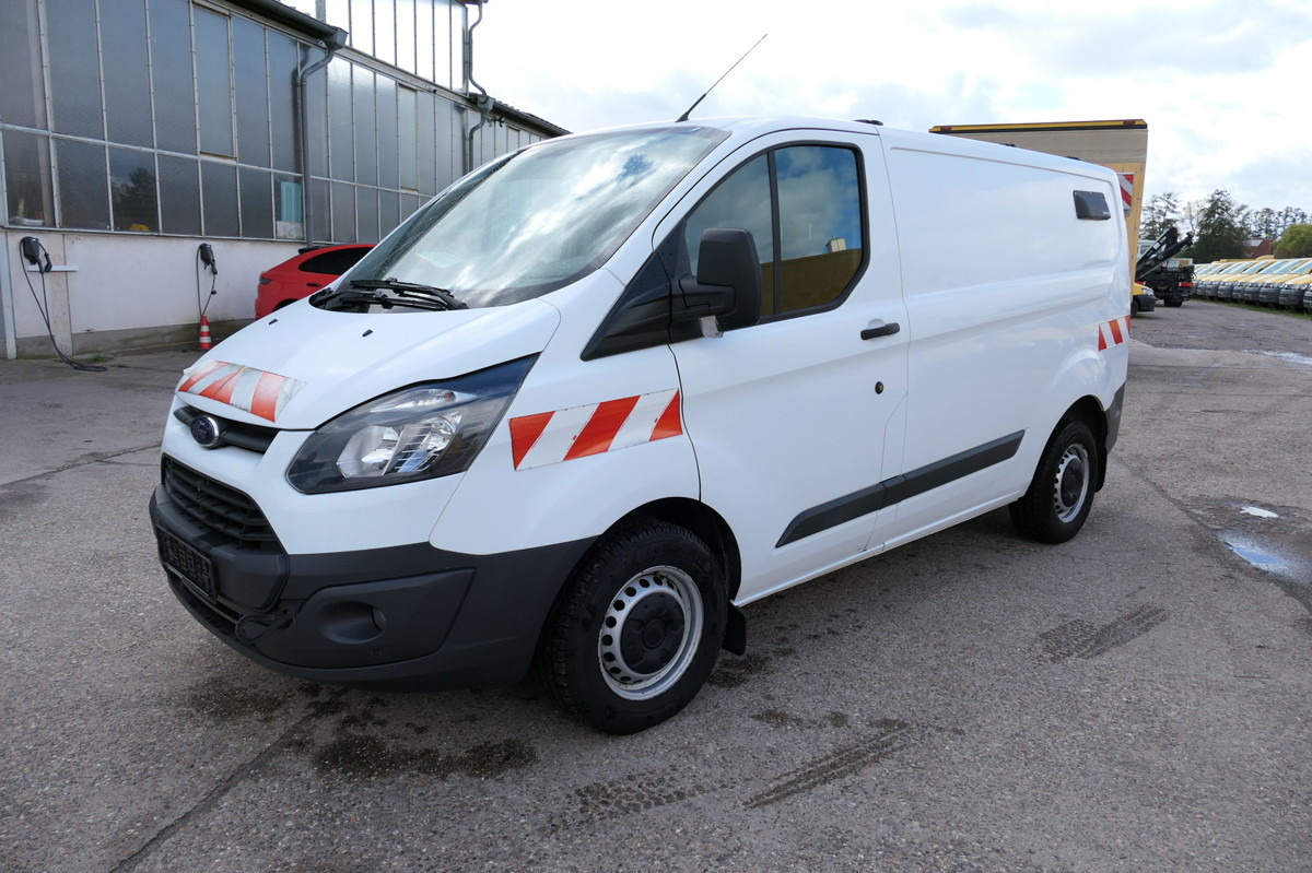 FORD Transit Custom 290 2.0 TDCi KLIMA TEMPOMAT AHK W - Autoutilitară compactă: Foto 2 FORD Transit Custom 290 2.0 TDCi KLIMA TEMPOMAT AHK W - Autoutilitară compactă: Foto 2