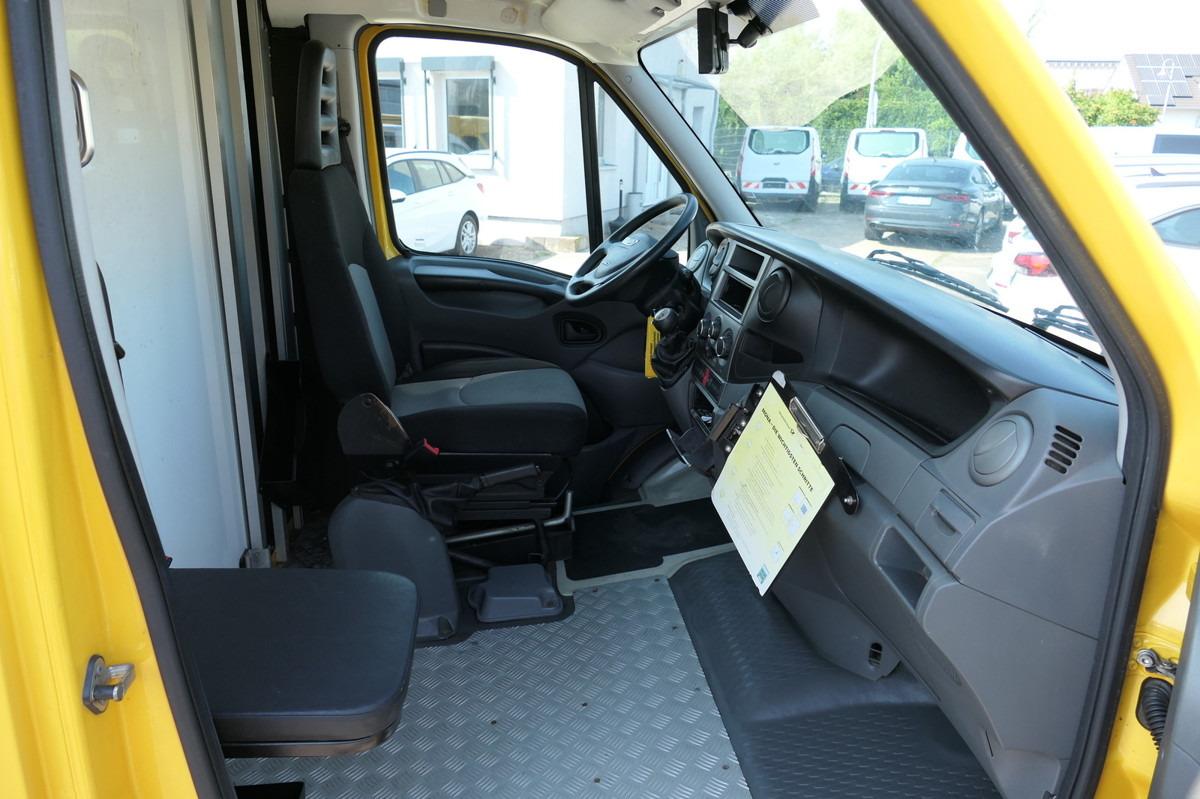 IVECO Daily 35 S11 C30C AUTOMATIK KAMERA Regale LUFT D - Autoutilitară box: Foto 5 IVECO Daily 35 S11 C30C AUTOMATIK KAMERA Regale LUFT D - Autoutilitară box: Foto 5