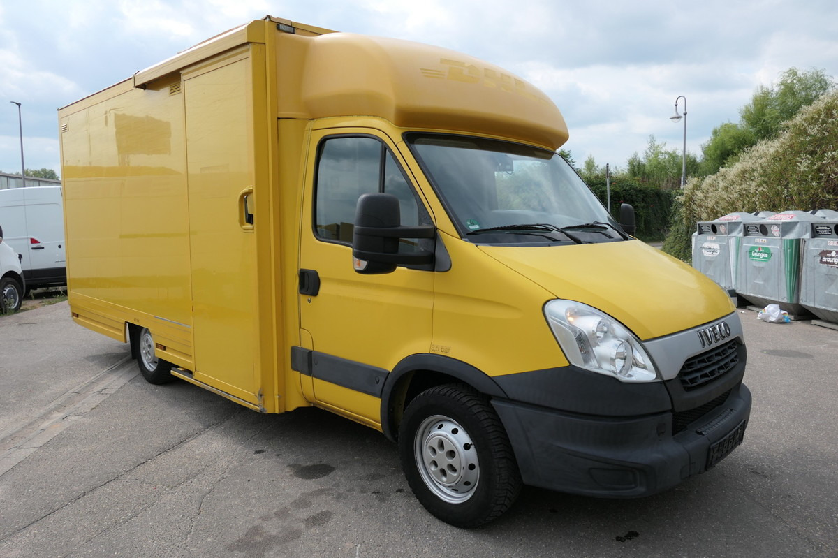 IVECO Daily 35 S11 C30C AUTOMATIK KAMERA Regale LUFT D - Autoutilitară box: Foto 2 IVECO Daily 35 S11 C30C AUTOMATIK KAMERA Regale LUFT D - Autoutilitară box: Foto 2