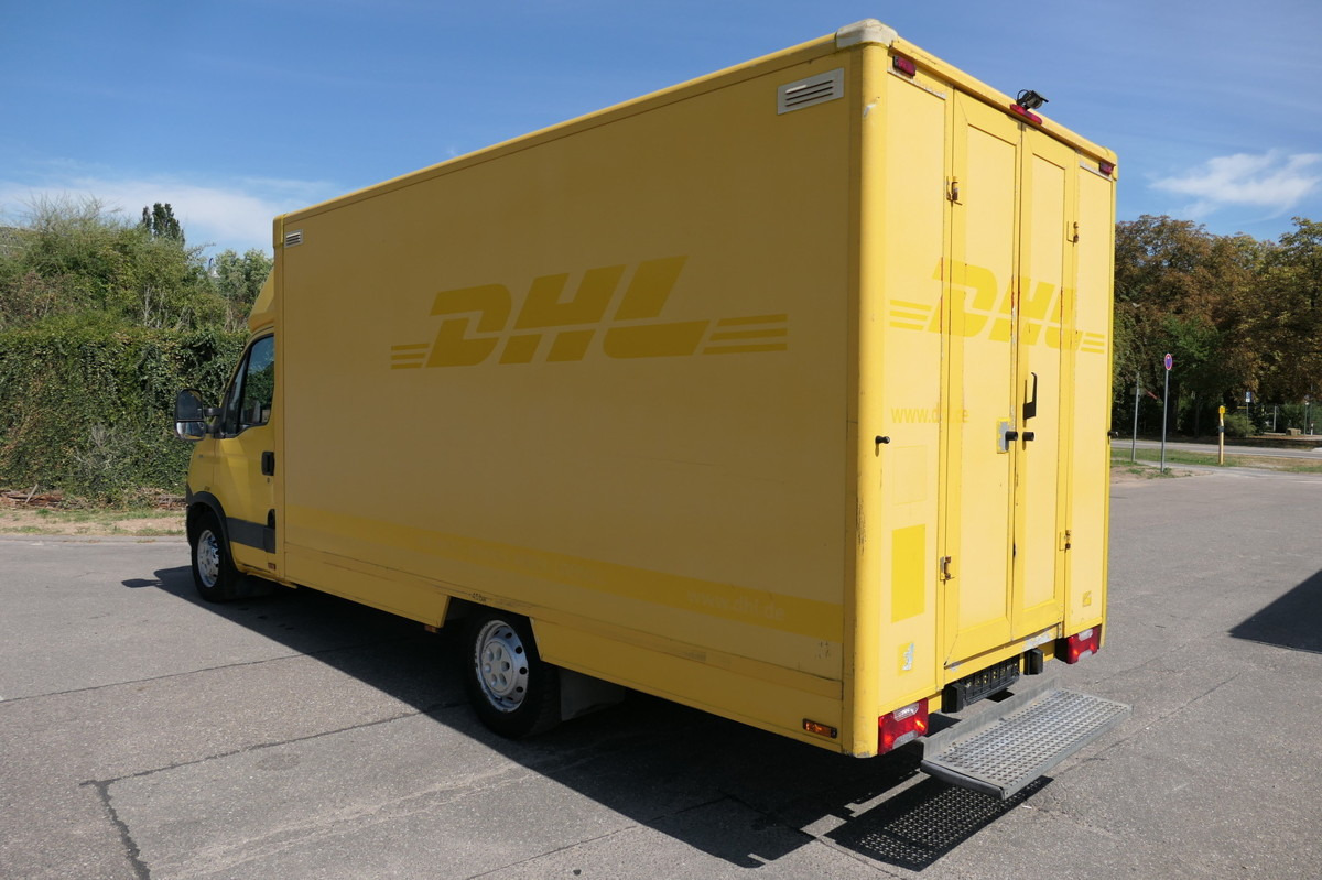 IVECO Daily 35 S11 C30C AUTOMATIK KAMERA Regale LUFT D - Autoutilitară box: Foto 4 IVECO Daily 35 S11 C30C AUTOMATIK KAMERA Regale LUFT D - Autoutilitară box: Foto 4