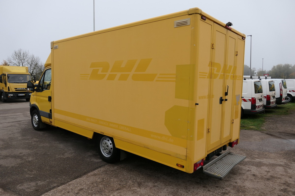 IVECO Daily 35 S11 C30C AUTOMATIK KAMERA Regale LUFT D - Autoutilitară box: Foto 4 IVECO Daily 35 S11 C30C AUTOMATIK KAMERA Regale LUFT D - Autoutilitară box: Foto 4