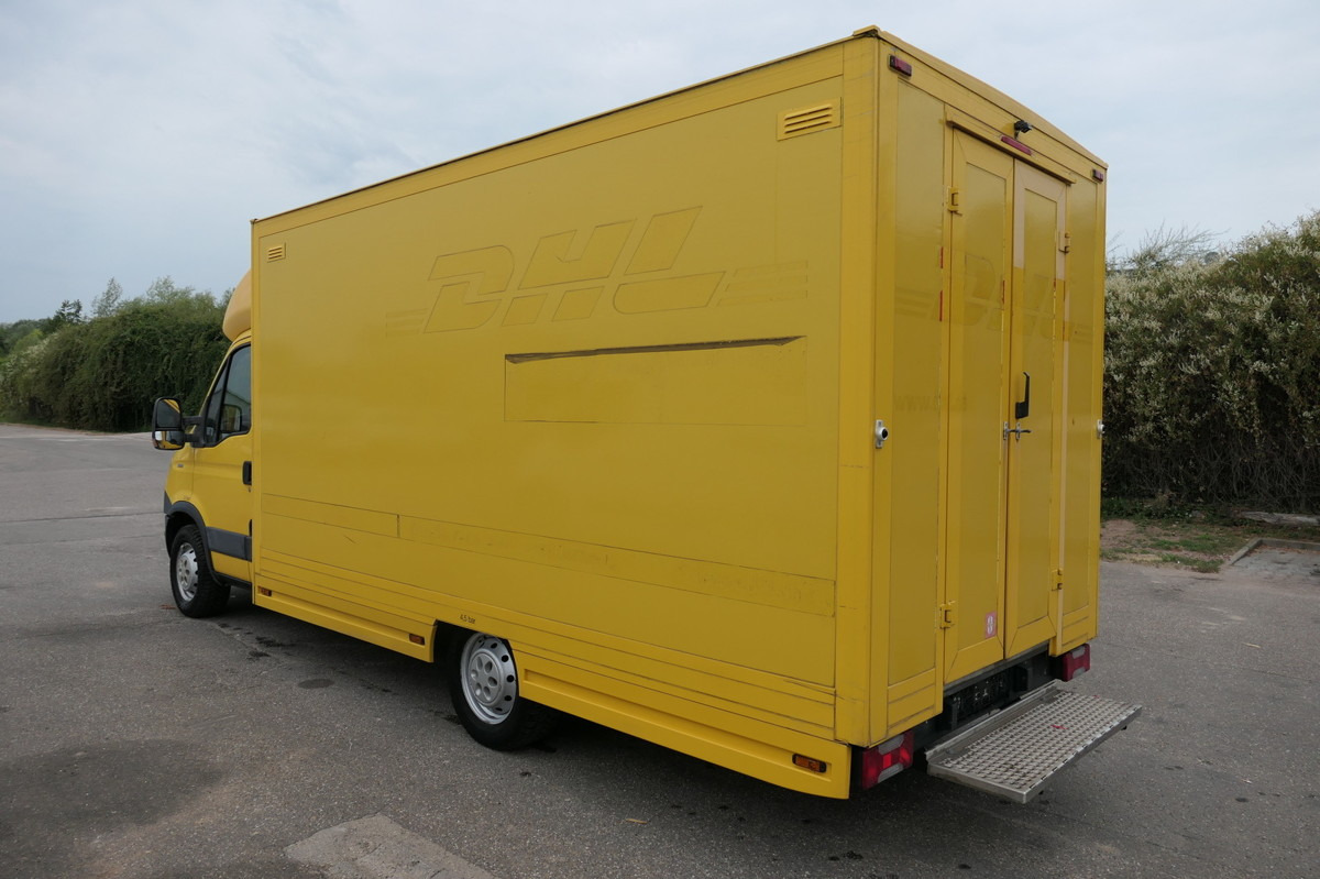 IVECO Daily 35 S11 C30C AUTOMATIK KAMERA Regale LUFT D - Autoutilitară box: Foto 4 IVECO Daily 35 S11 C30C AUTOMATIK KAMERA Regale LUFT D - Autoutilitară box: Foto 4