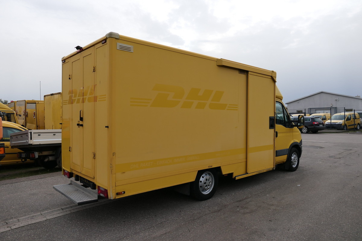 IVECO Daily 35 S11 C30C AUTOMATIK KAMERA Regale LUFT D - Autoutilitară box: Foto 3 IVECO Daily 35 S11 C30C AUTOMATIK KAMERA Regale LUFT D - Autoutilitară box: Foto 3