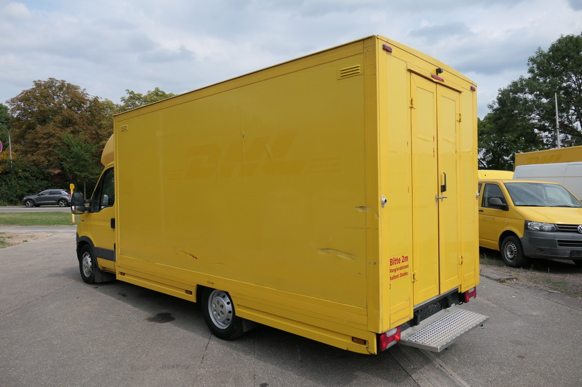 IVECO Daily 35 S11 C30C AUTOMATIK KAMERA Regale LUFT D - Autoutilitară box: Foto 4 IVECO Daily 35 S11 C30C AUTOMATIK KAMERA Regale LUFT D - Autoutilitară box: Foto 4