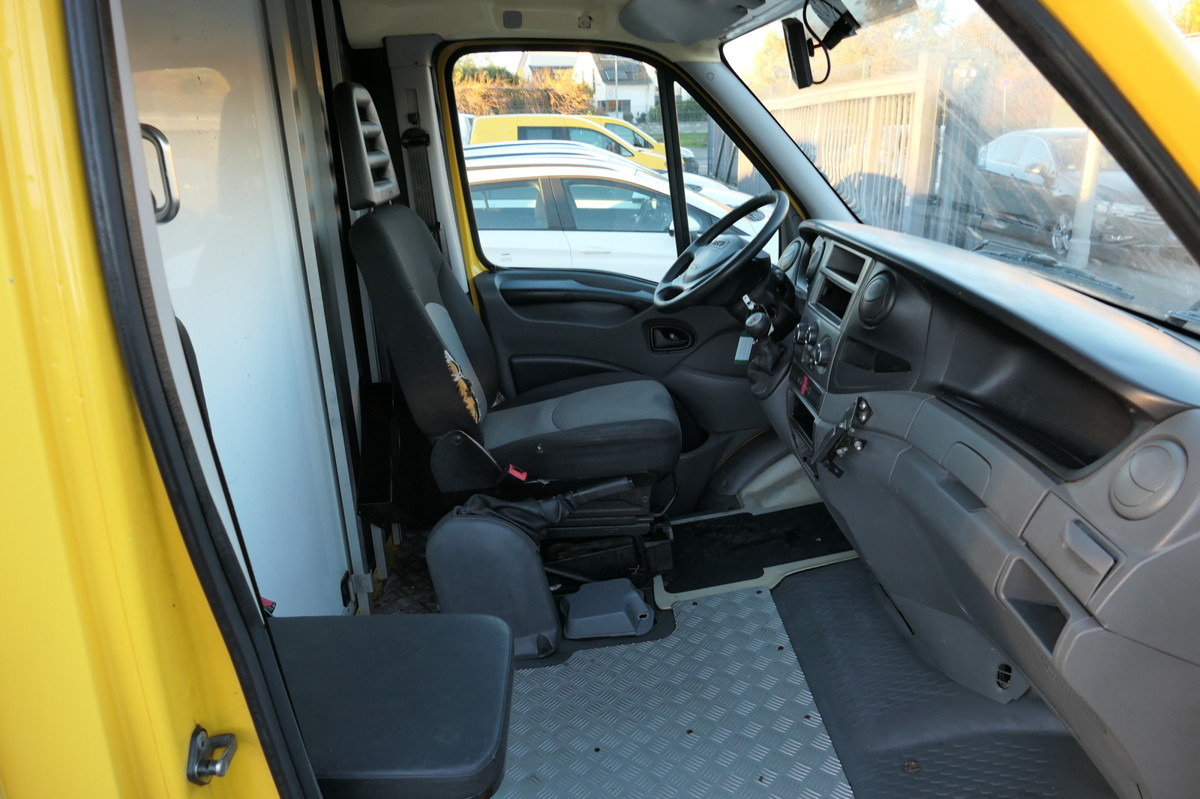 IVECO Daily 35 S11 C30C AUTOMATIK KAMERA Regale LUFT D - Autoutilitară box: Foto 5 IVECO Daily 35 S11 C30C AUTOMATIK KAMERA Regale LUFT D - Autoutilitară box: Foto 5