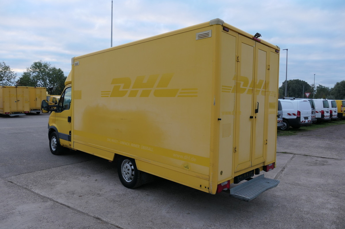 IVECO Daily 35 S11 C30C AUTOMATIK KAMERA Regale LUFT D - Autoutilitară box: Foto 4 IVECO Daily 35 S11 C30C AUTOMATIK KAMERA Regale LUFT D - Autoutilitară box: Foto 4