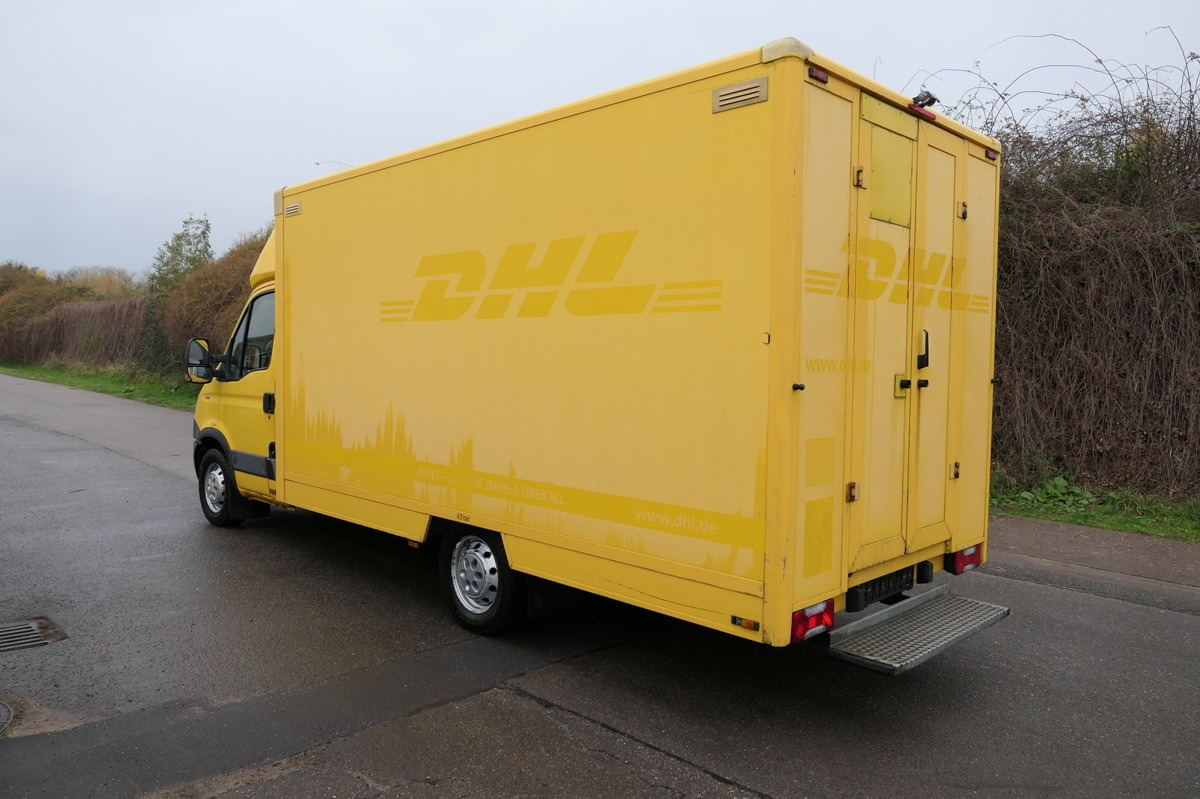 IVECO Daily 35 S11 C30C AUTOMATIK KAMERA Regale LUFT D - Autoutilitară box: Foto 4 IVECO Daily 35 S11 C30C AUTOMATIK KAMERA Regale LUFT D - Autoutilitară box: Foto 4