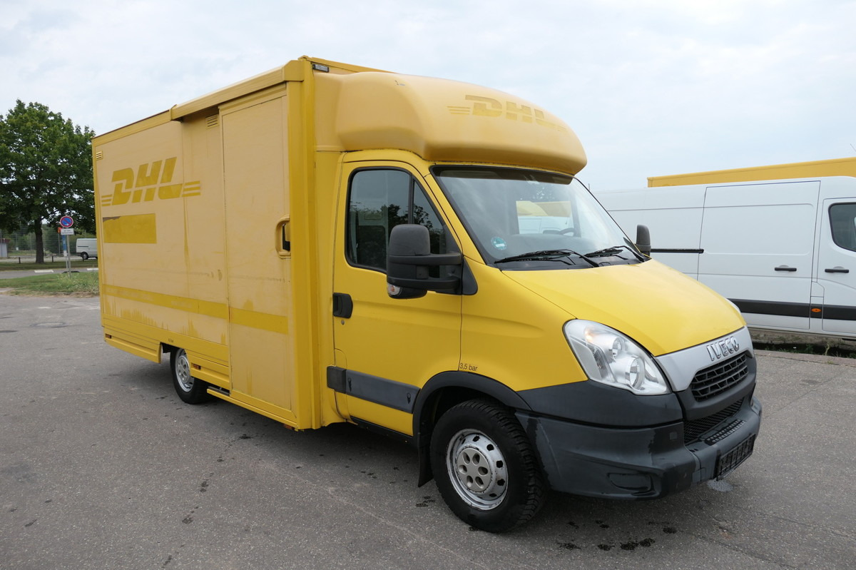 IVECO Daily 35 S11 C30C AUTOMATIK KAMERA Regale LUFT D - Autoutilitară box: Foto 2 IVECO Daily 35 S11 C30C AUTOMATIK KAMERA Regale LUFT D - Autoutilitară box: Foto 2
