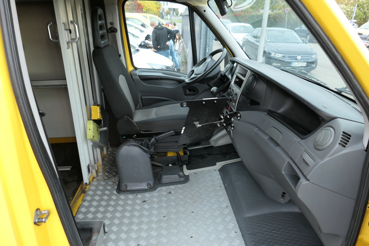IVECO Daily 35 S11 C30C AUTOMATIK KAMERA Regale LUFT - Autoutilitară box: Foto 5 IVECO Daily 35 S11 C30C AUTOMATIK KAMERA Regale LUFT - Autoutilitară box: Foto 5