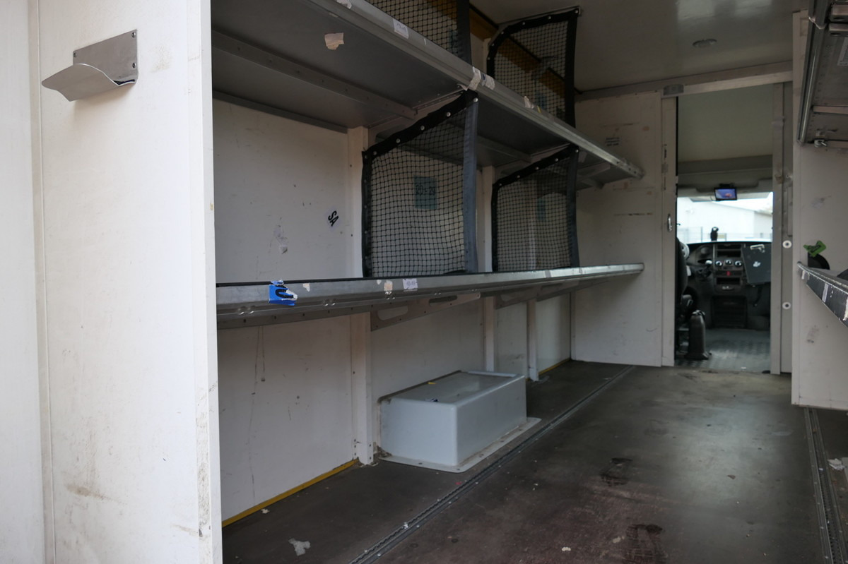 Autoutilitară box IVECO Daily 35 S11 C30C KURZ AUTOMATIK KAMERA Regale L: Foto 7 Autoutilitară box IVECO Daily 35 S11 C30C KURZ AUTOMATIK KAMERA Regale L: Foto 7