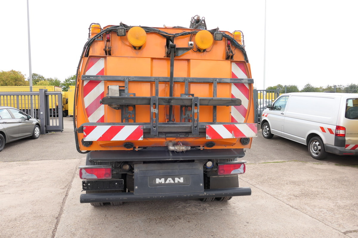 MAN TGL 12.250 4x2 BL Kehrmaschine - Măturătoare stradală: Foto 4 MAN TGL 12.250 4x2 BL Kehrmaschine - Măturătoare stradală: Foto 4
