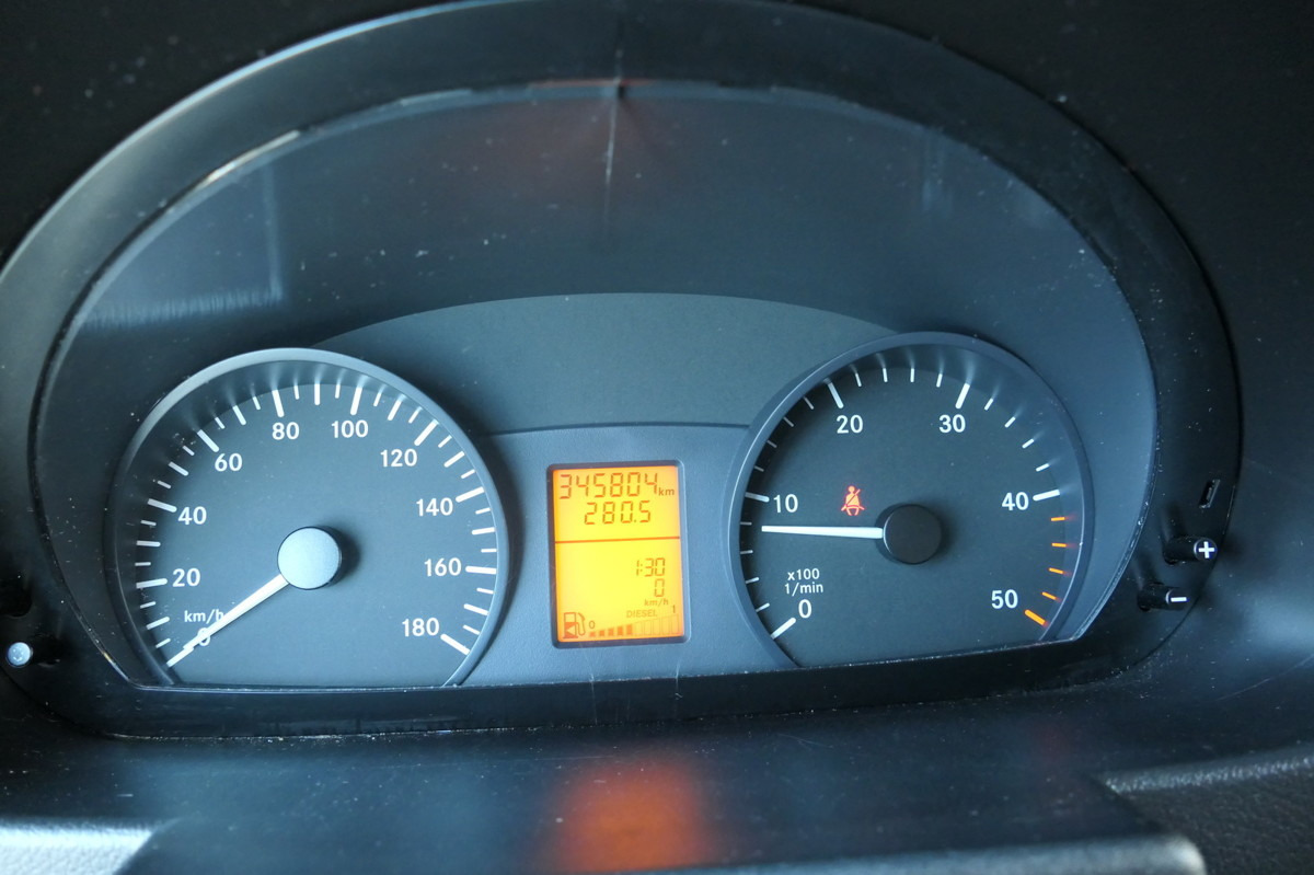 Ambulanță MERCEDES-BENZ Sprinter 316 CDI Klima Rettungswagen: Foto 18 Ambulanță MERCEDES-BENZ Sprinter 316 CDI Klima Rettungswagen: Foto 18