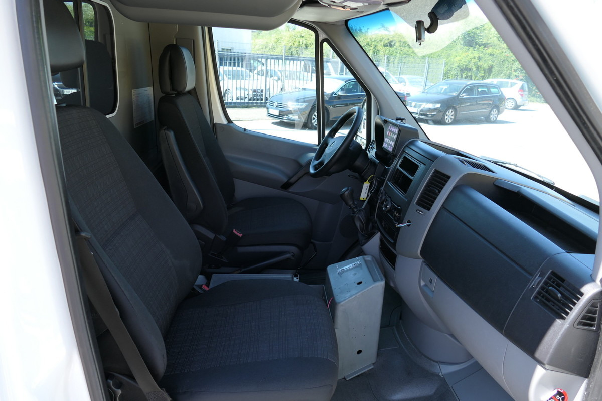 MERCEDES-BENZ Sprinter 316 CDI Klima Rettungswagen - Ambulanță: Foto 5 MERCEDES-BENZ Sprinter 316 CDI Klima Rettungswagen - Ambulanță: Foto 5