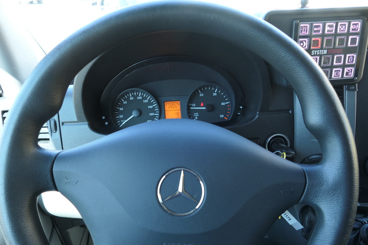 Ambulanță MERCEDES-BENZ Sprinter 316 CDI Klima Rettungswagen: Foto 17 Ambulanță MERCEDES-BENZ Sprinter 316 CDI Klima Rettungswagen: Foto 17