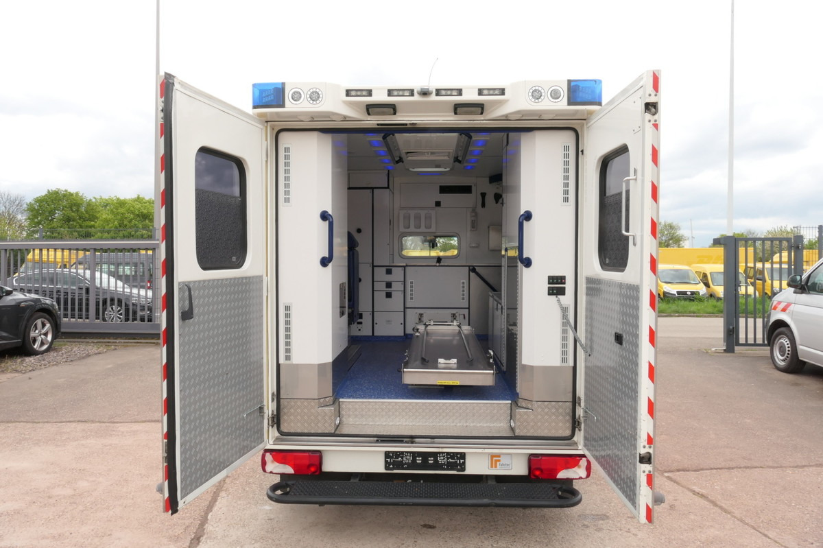 Ambulanță MERCEDES-BENZ Sprinter 519 CDI Klima Krankenwagen: Foto 7 Ambulanță MERCEDES-BENZ Sprinter 519 CDI Klima Krankenwagen: Foto 7