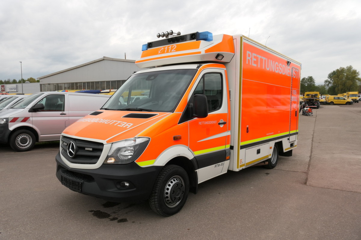 MERCEDES-BENZ Sprinter 519 CDI Klima Krankenwagen - Ambulanță: Foto 2 MERCEDES-BENZ Sprinter 519 CDI Klima Krankenwagen - Ambulanță: Foto 2