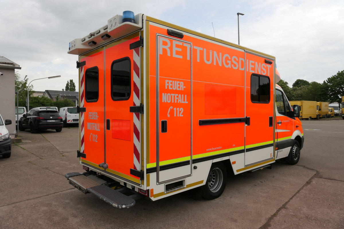 MERCEDES-BENZ Sprinter 519 CDI Klima Krankenwagen - Ambulanță: Foto 3 MERCEDES-BENZ Sprinter 519 CDI Klima Krankenwagen - Ambulanță: Foto 3