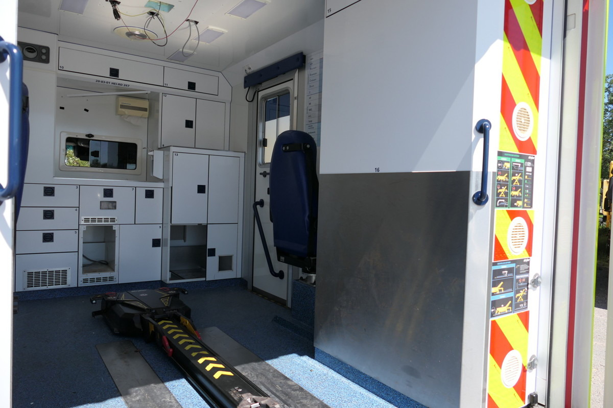 Ambulanță MERCEDES-BENZ Sprinter 519 CDI Klima Krankenwagen: Foto 15 Ambulanță MERCEDES-BENZ Sprinter 519 CDI Klima Krankenwagen: Foto 15