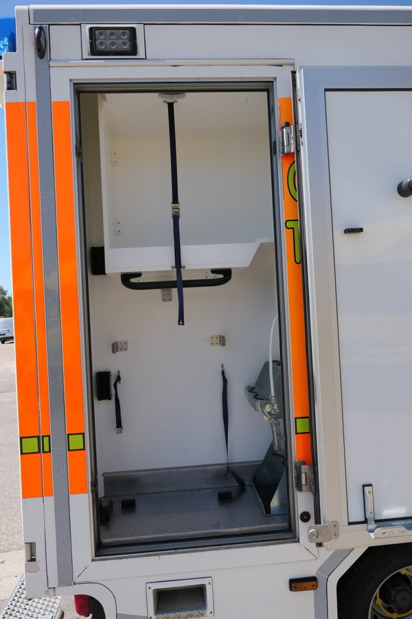 Ambulanță MERCEDES-BENZ Sprinter 519 CDI Klima Krankenwagen: Foto 6 Ambulanță MERCEDES-BENZ Sprinter 519 CDI Klima Krankenwagen: Foto 6