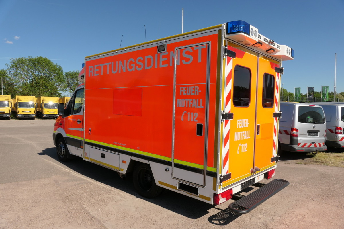 MERCEDES-BENZ Sprinter 519 CDI Klima Krankenwagen - Ambulanță: Foto 4 MERCEDES-BENZ Sprinter 519 CDI Klima Krankenwagen - Ambulanță: Foto 4