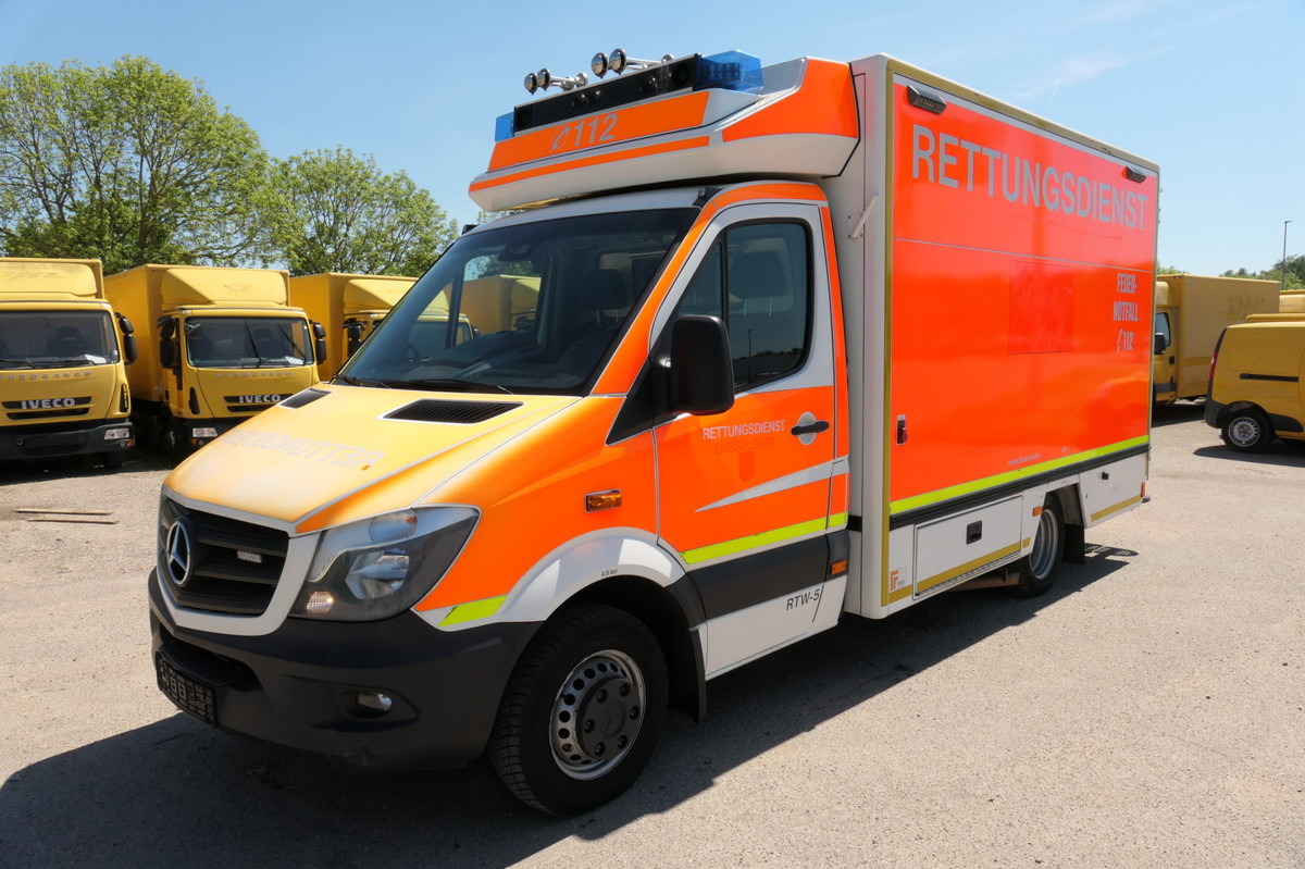MERCEDES-BENZ Sprinter 519 CDI Klima Krankenwagen - Ambulanță: Foto 1 MERCEDES-BENZ Sprinter 519 CDI Klima Krankenwagen - Ambulanță: Foto 1